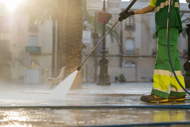 Best Restaurant Pressure Washing  in Campbell, FL